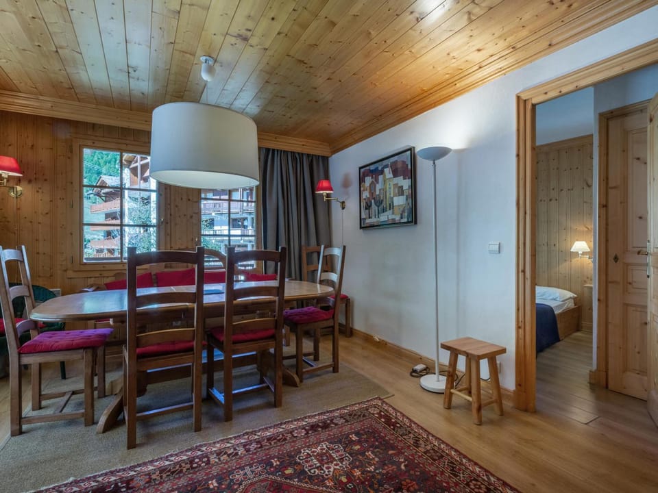 Appartement standing 3 pièces avec terrasse, cheminée, parking et WiFi à Val-d'Isère - FR-1-694-199 Apartment in Val dIsere