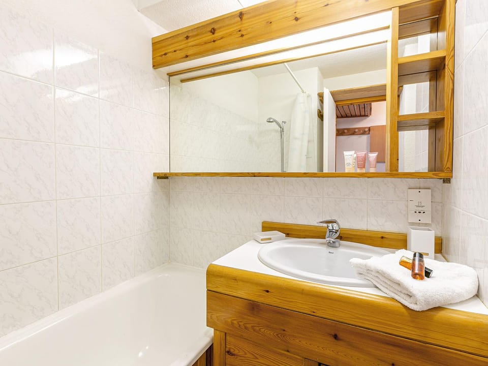 Studio agréable avec parking, skis aux pieds au cœur du village de Val-d'Isère - FR-1-694-204 Apartment in Val dIsere