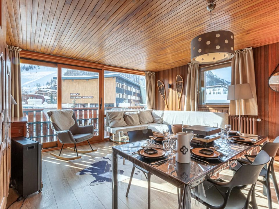 Appartement central et lumineux à Val-d'Isère, proche des pistes et commodités - FR-1-694-221 Apartment in Val dIsere