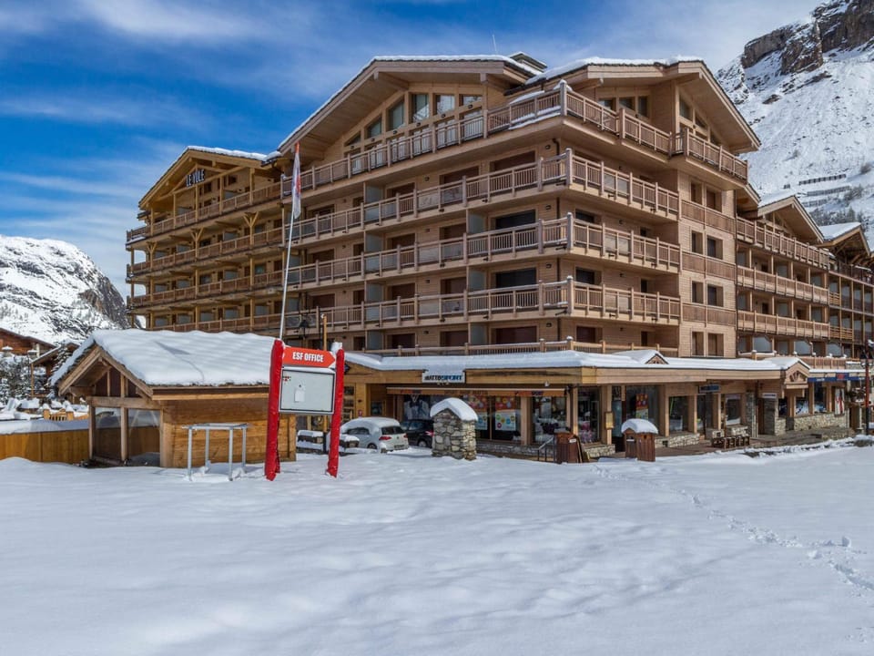 Appartement moderne rénové face aux pistes avec équipements complets - FR-1-694-215 Apartment in Val dIsere