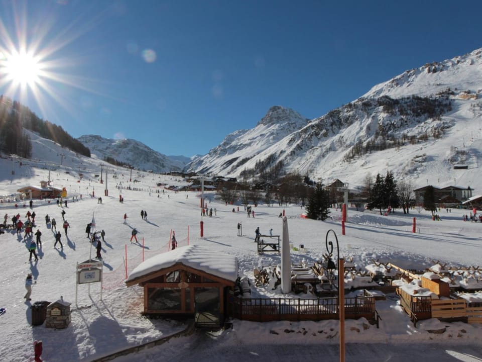 Appartement moderne rénové face aux pistes avec équipements complets - FR-1-694-215 Apartment in Val dIsere