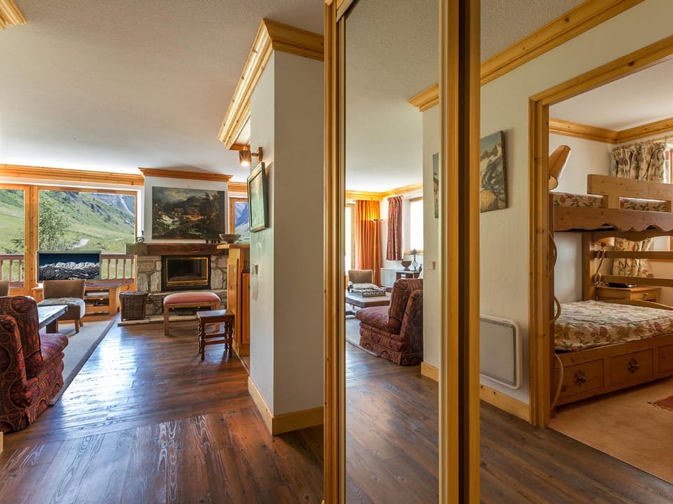 Appartement élégant aux pieds des pistes avec cheminée et WiFi - FR-1-694-213 Apartment in Val dIsere