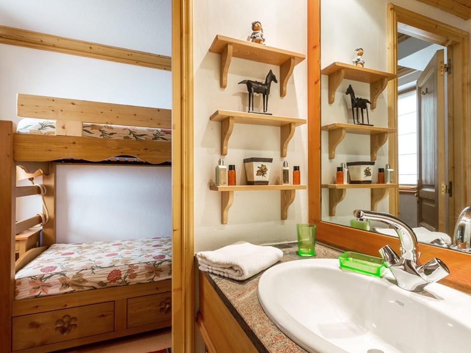 Appartement élégant aux pieds des pistes avec cheminée et WiFi - FR-1-694-213 Apartment in Val dIsere