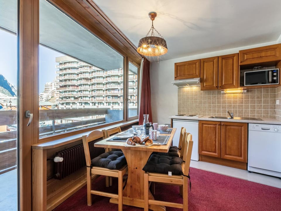 Studio cozy avec alcôve, lumineux, animaux admis, Val-d'Isère - FR-1-694-225 Apartment in Val dIsere