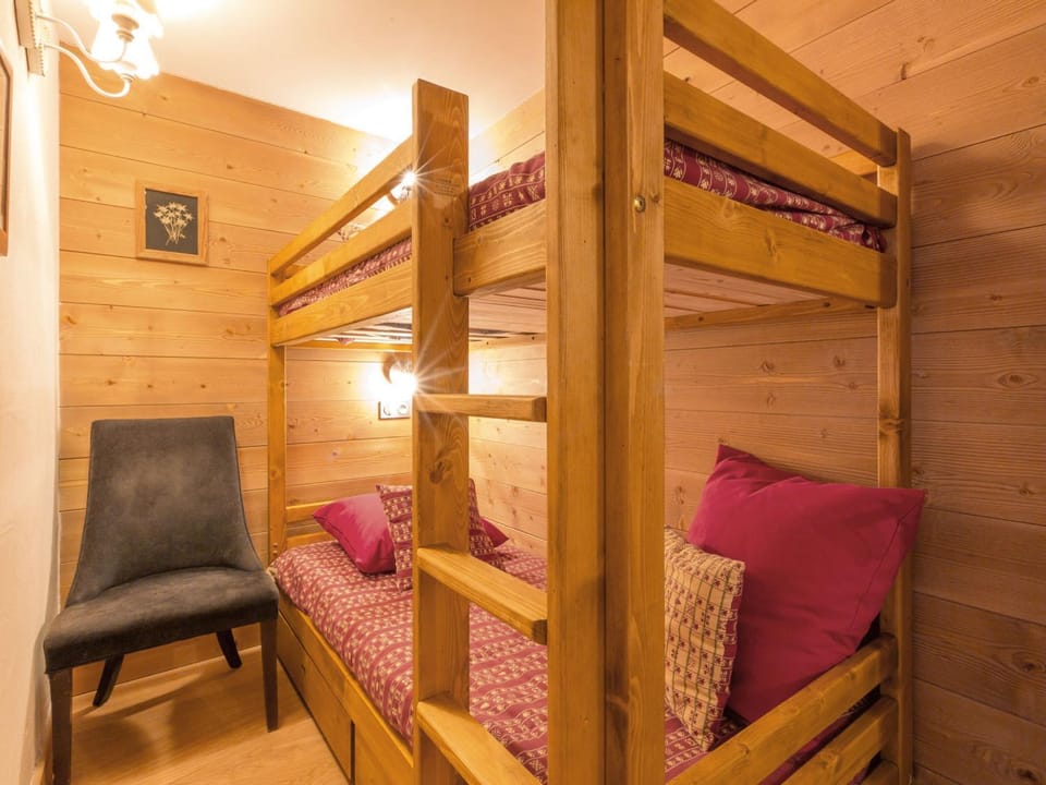 Appartement rénové avec wifi, garage et balcon sud à Val-d'Isère - FR-1-694-232 Apartment in Val dIsere