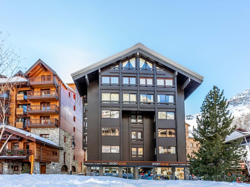 Studio cosy avec wifi, centre village, près des pistes - Val-d'Isère - FR-1-694-250 Apartment in Val dIsere