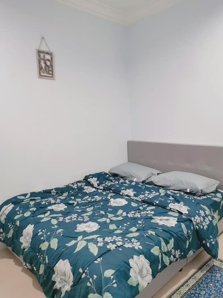 Homestay Aurora Taman Pinggiran Universiti near UMK Bachok House in Malaysia