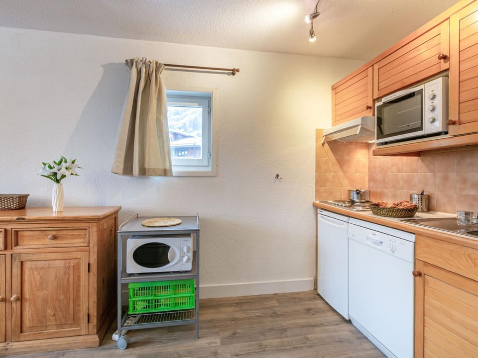Appartement skis aux pieds avec parking couvert et WiFi au cœur de Val d'Isère - FR-1-694-259 Apartment in Val dIsere