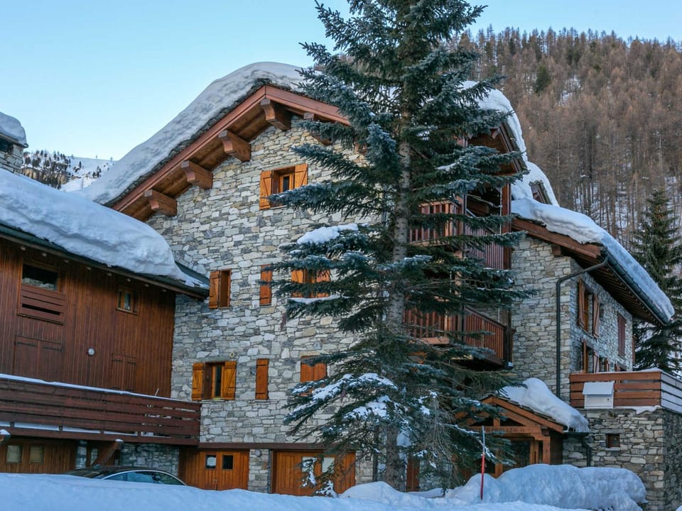 Appartement duplex de haut standing, skis aux pieds, 82m², 8 pers., cheminé, au cœur de Val d'Isère - FR-1-694-305 Apartment in Val dIsere