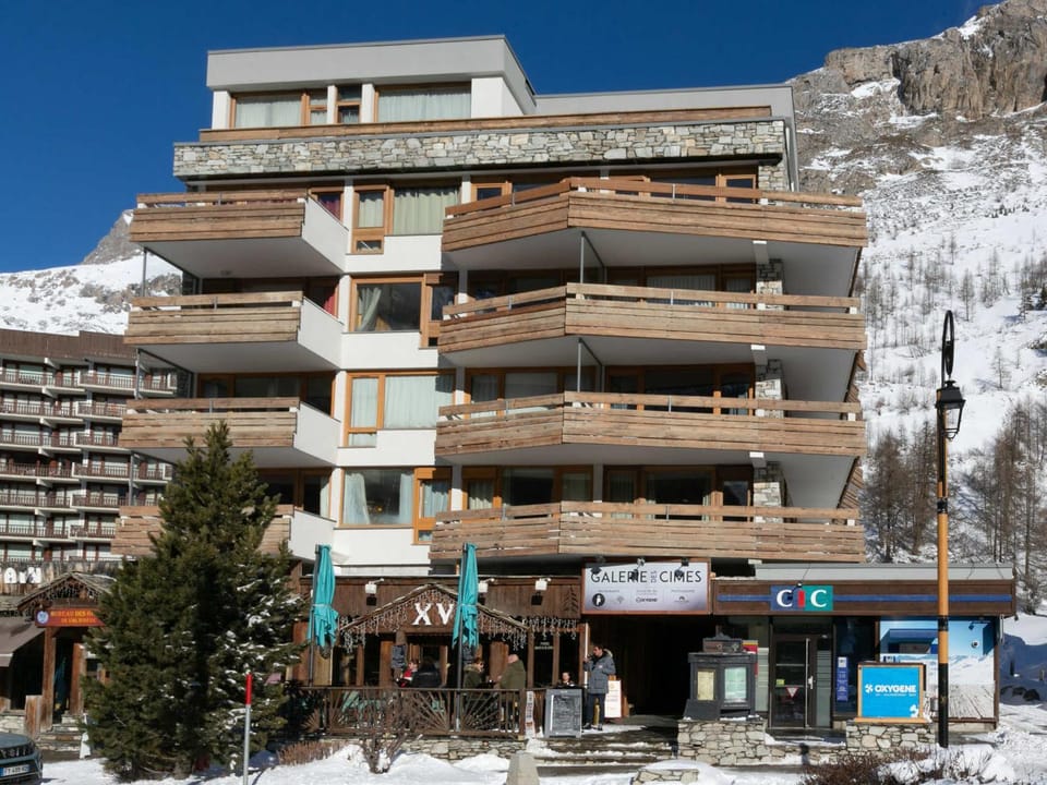 Appartement rénové de 47m² avec wifi en centre station - FR-1-694-303 Apartment in Val dIsere