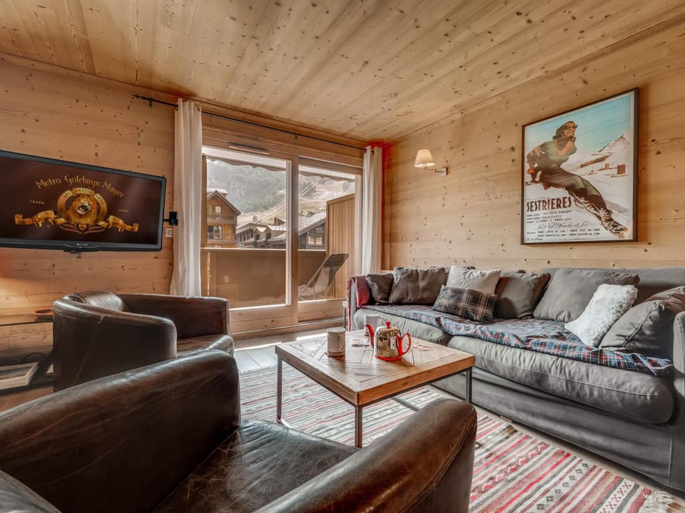 Appartement de standing, 3 chambres, balcon sud, centre de Val-d'Isère, proche pistes et commerces - FR-1-694-307 Apartment in Val dIsere