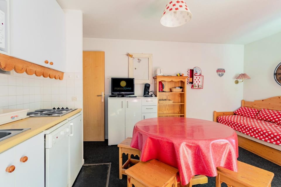 Bed, kitchen