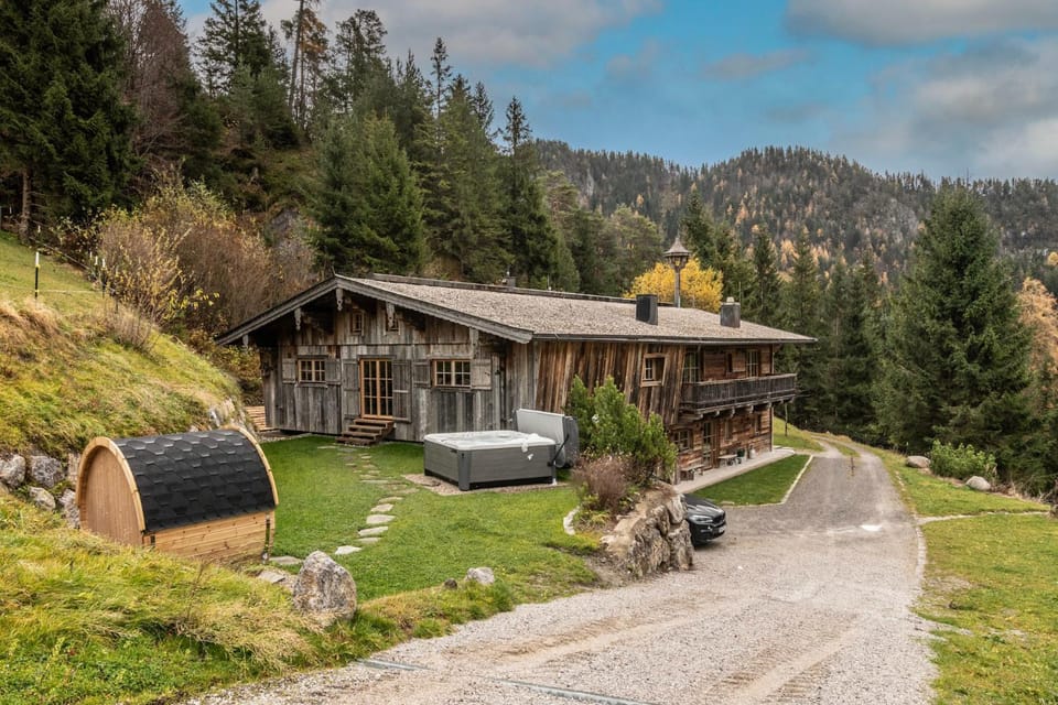 Property building, Hot Tub, Sauna