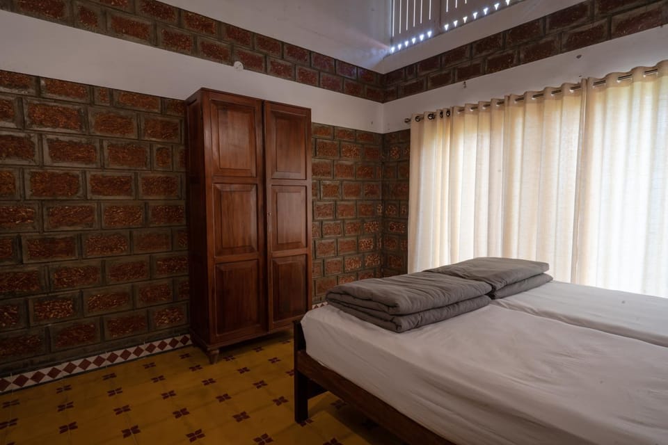 Bedroom, wardrobe