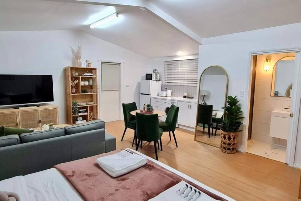 • Cottage 1851 • Boutique in Brown Hill Villa in Ballarat