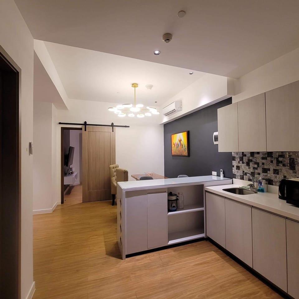 2 Bedroom Executive Suite under New Management Apartment in Mandaluyong
