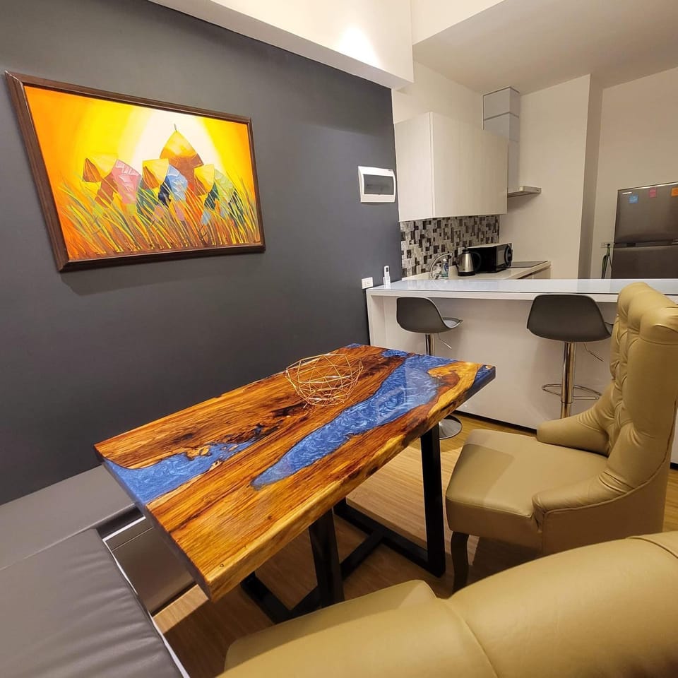 2 Bedroom Executive Suite under New Management Apartment in Mandaluyong