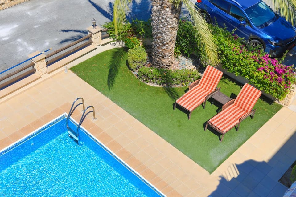 Garden, Area and facilities, Swimming pool, sunbed