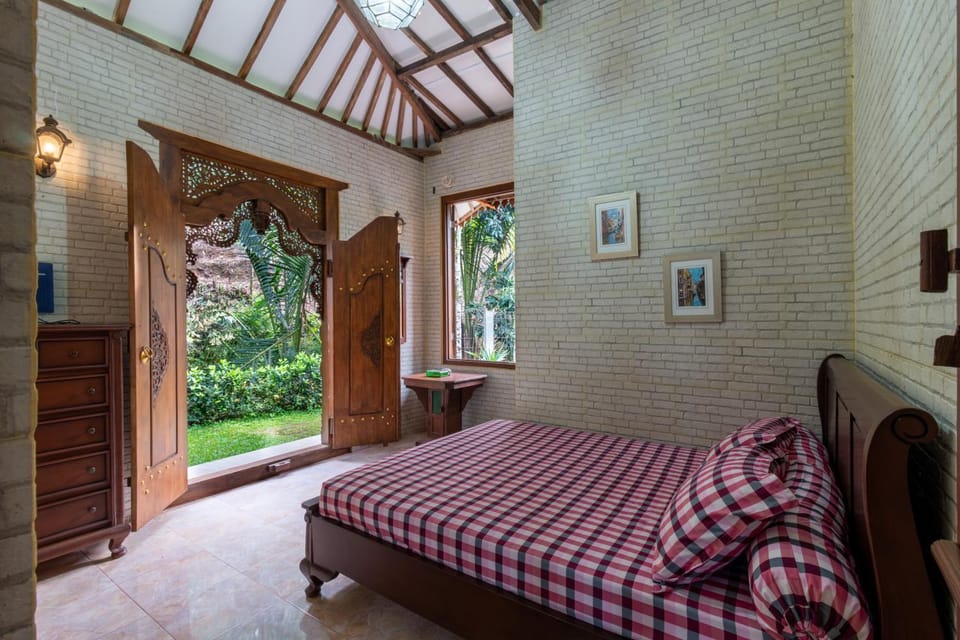 Bed, Garden, Photo of the whole room, Bedroom, Garden view