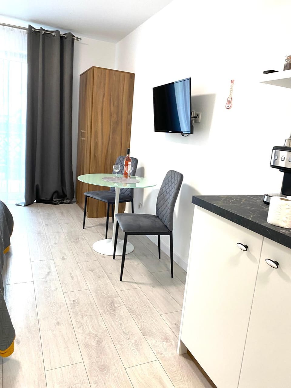 Apartamenty Trzy Sosny Okrzei 1c bezpłatny parking ! Apartment in Lower Silesian Voivodeship