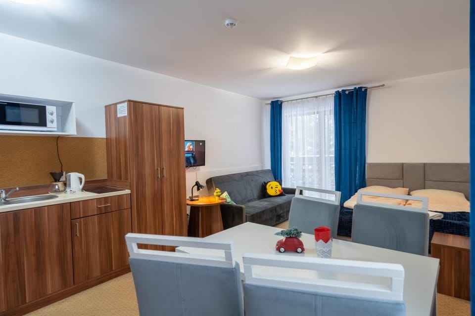 Bed, Kitchen or kitchenette, Photo of the whole room