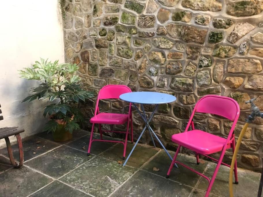 Beachfront apartment with wood burner & courtyard Apartment in Hastings