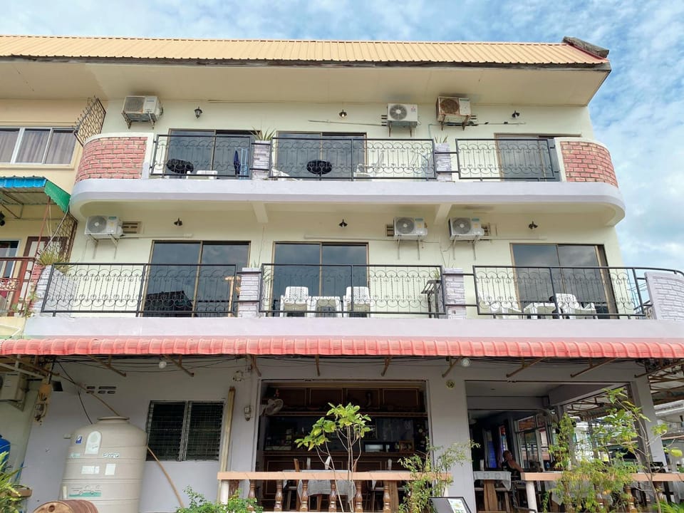 2 Vikings Guesthouse Hotel in Phuket