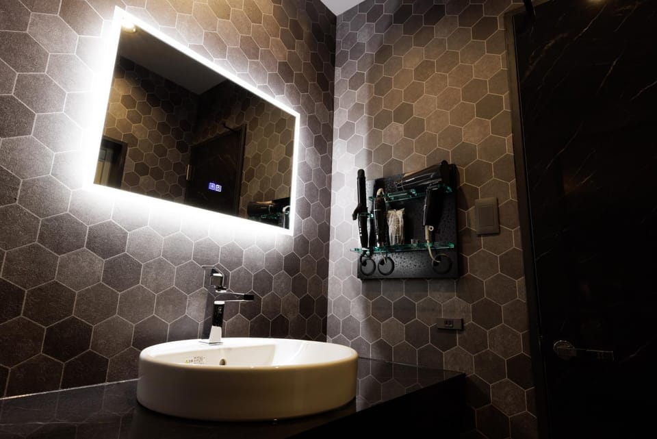 Bathroom, Photo of the whole room