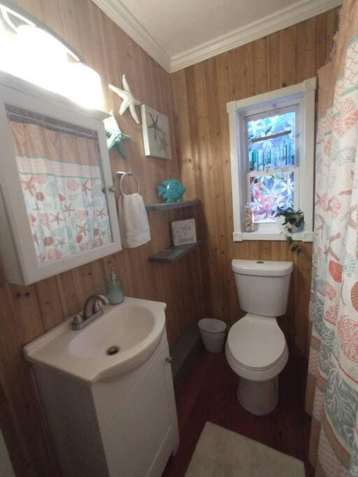 Shower, Toilet, Bathroom, Bath
