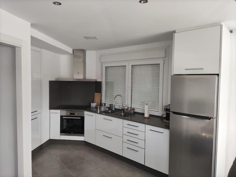 Kitchen or kitchenette, dishwasher, minibar, pet friendly, stove