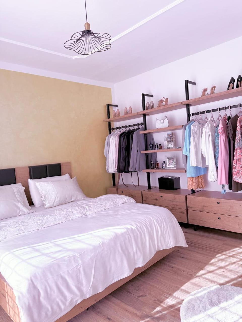 Bed, Photo of the whole room, Bedroom