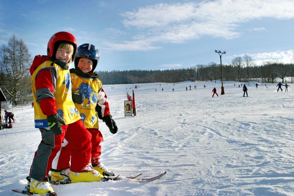 Skiing, Skiing