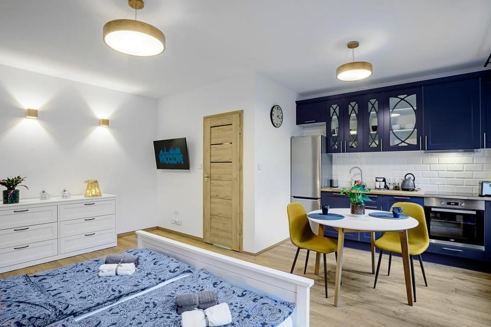 Kitchen or kitchenette, Bedroom