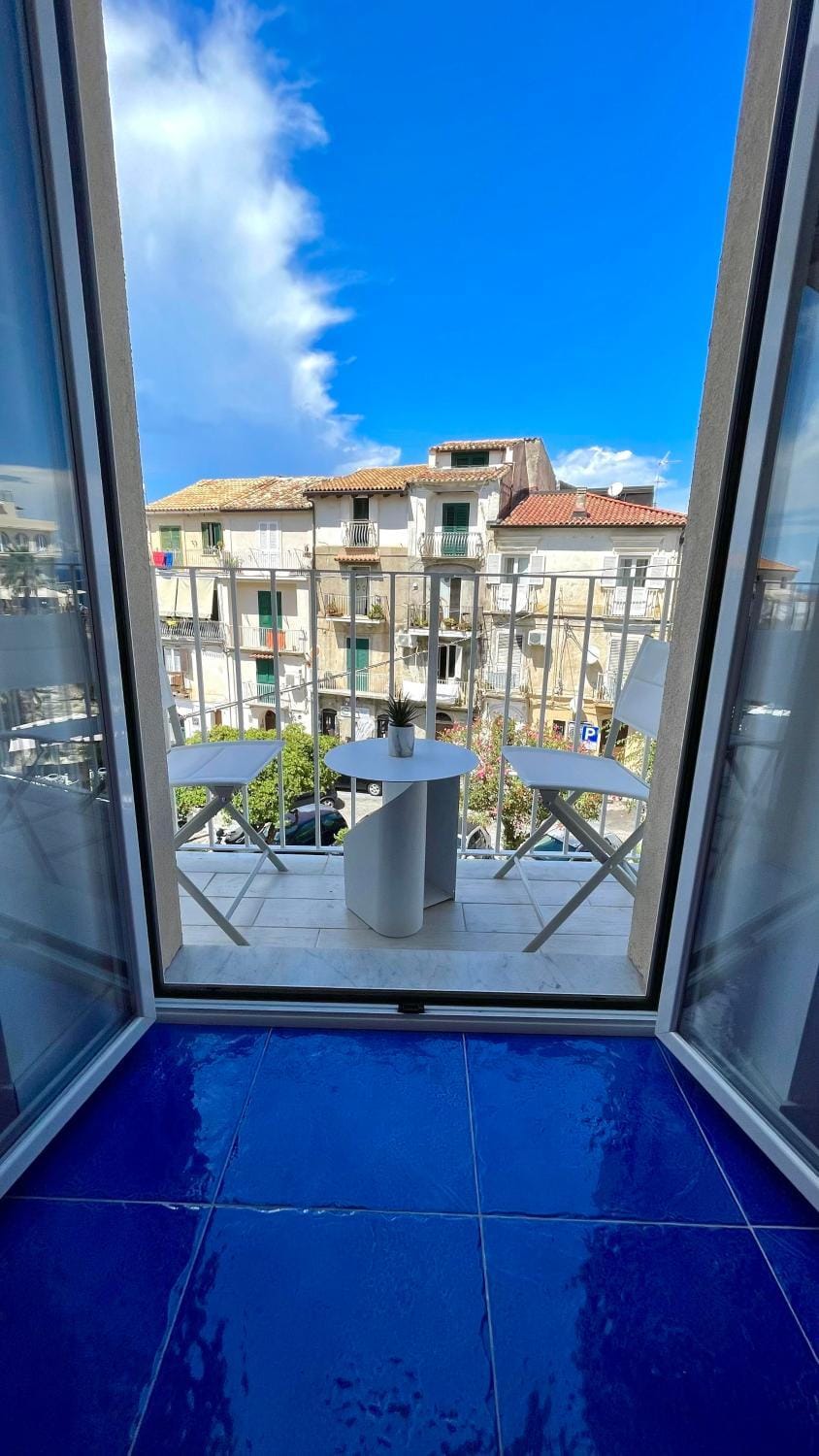 Balcony/Terrace, City view
