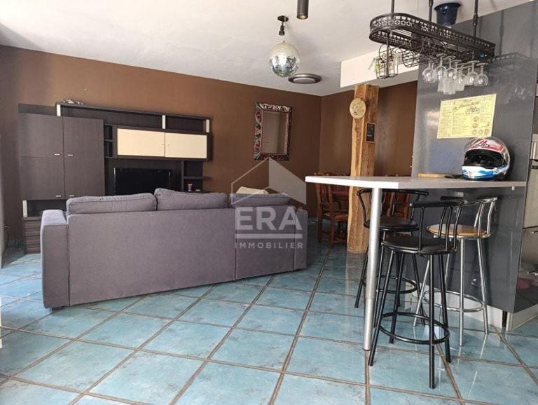 Living room, minibar