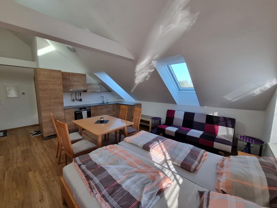 Kitchen or kitchenette, Photo of the whole room, Seating area, Dining area