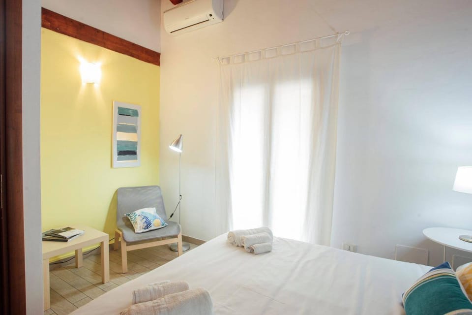 Bed, Bedroom, air conditioner