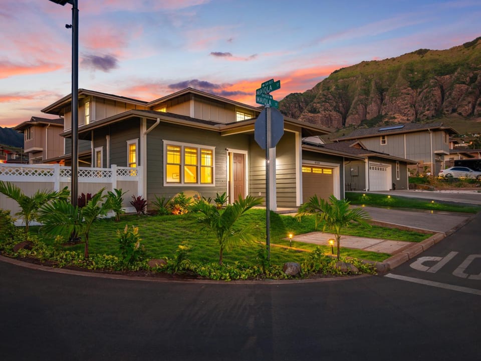 Cottage Nene - Mountains, Beaches, Tropical Garden, Pool & Gym House in Makaha Valley