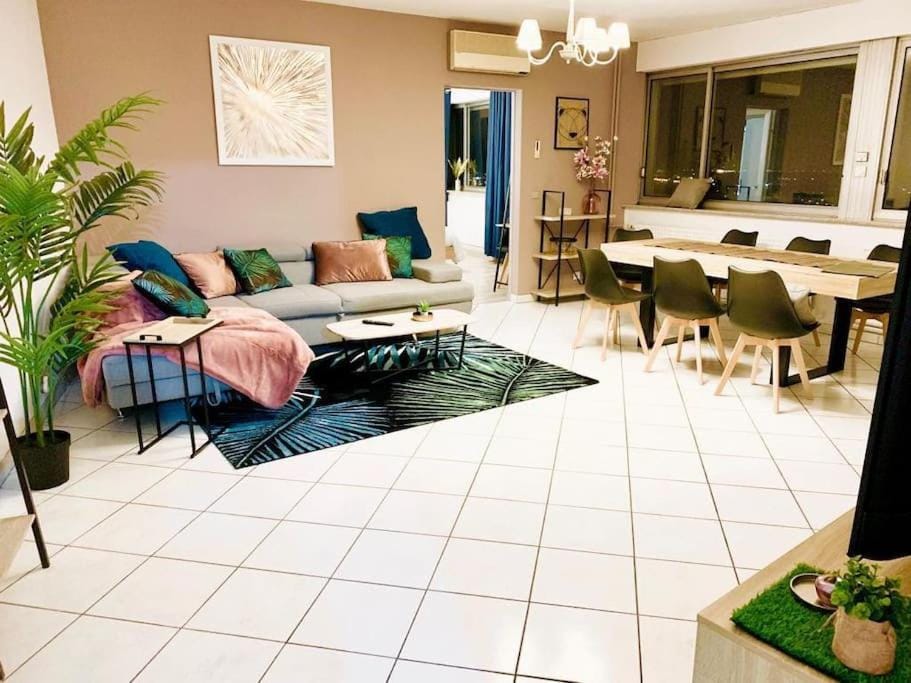 TOUR de l’europe, en plein centre avec parking. Apartment in Mulhouse