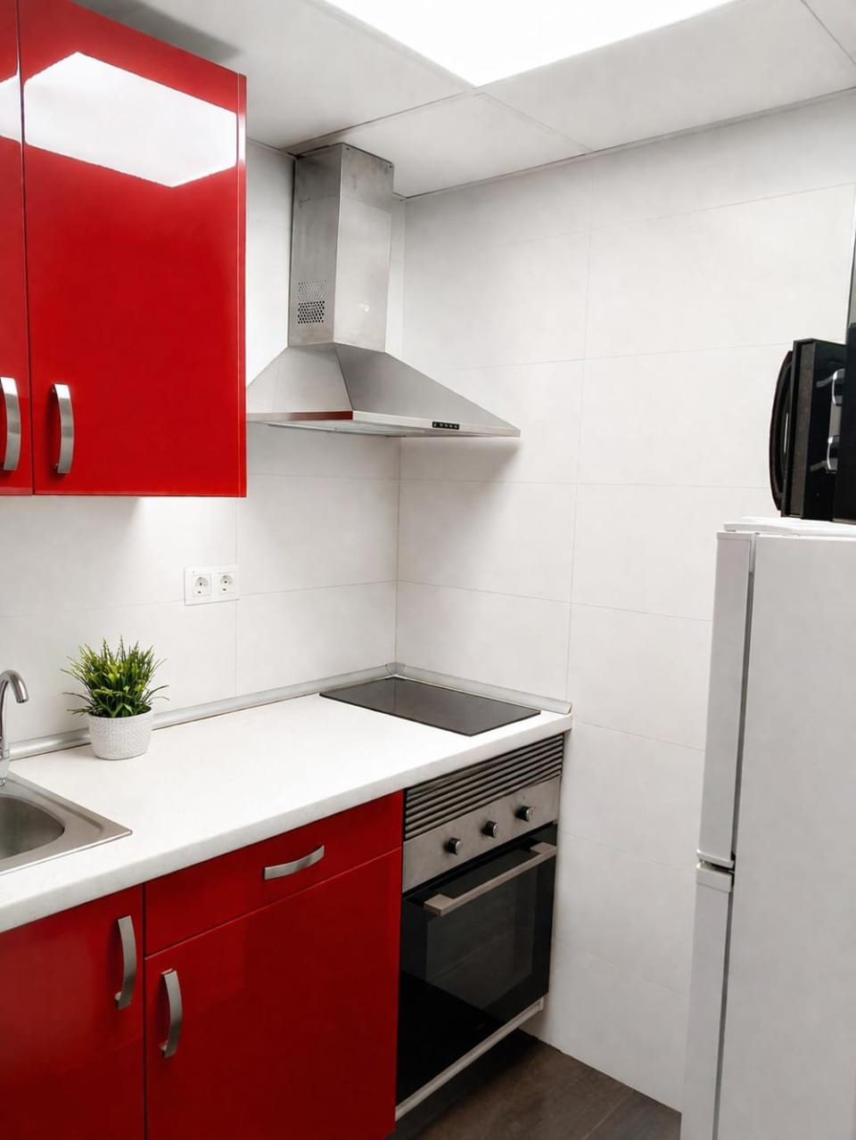 Coffee/tea facilities, Kitchen or kitchenette, oven, pet friendly, stove, toaster