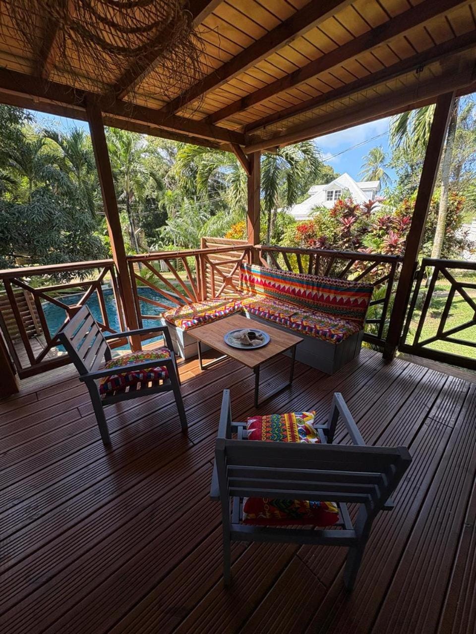 Patio, Living room