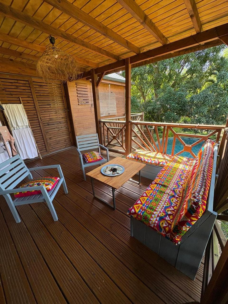 Patio, Living room
