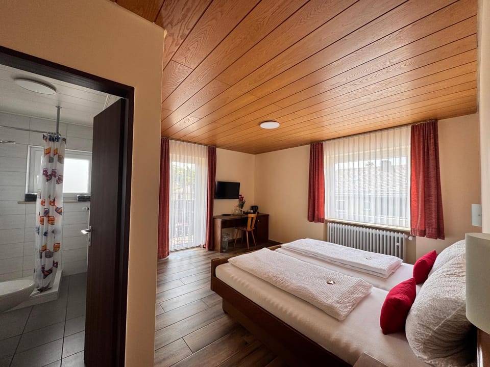 Pension Hubertus Bed and Breakfast in Thuringia, Germany