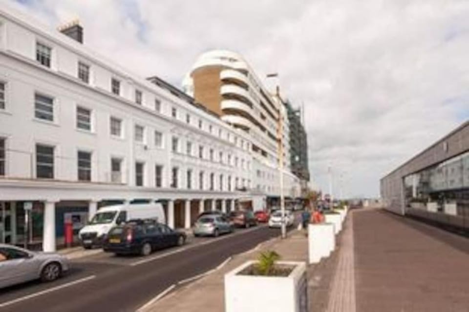 Stunning sea view apartment Apartment in Hastings