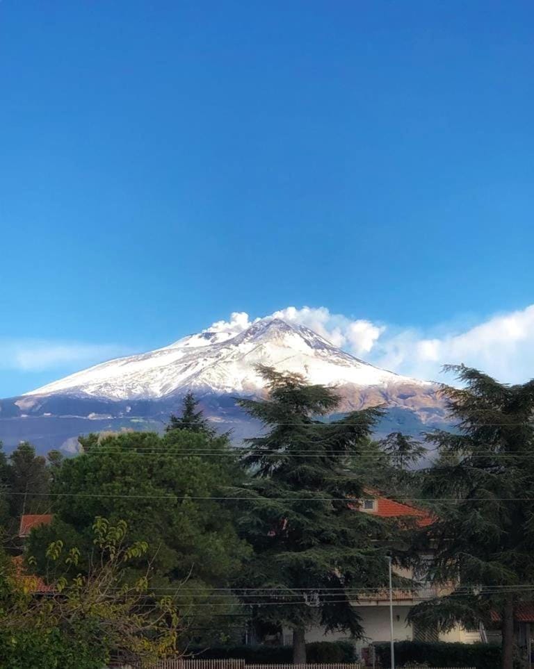 Nearby landmark, Natural landscape, Mountain view