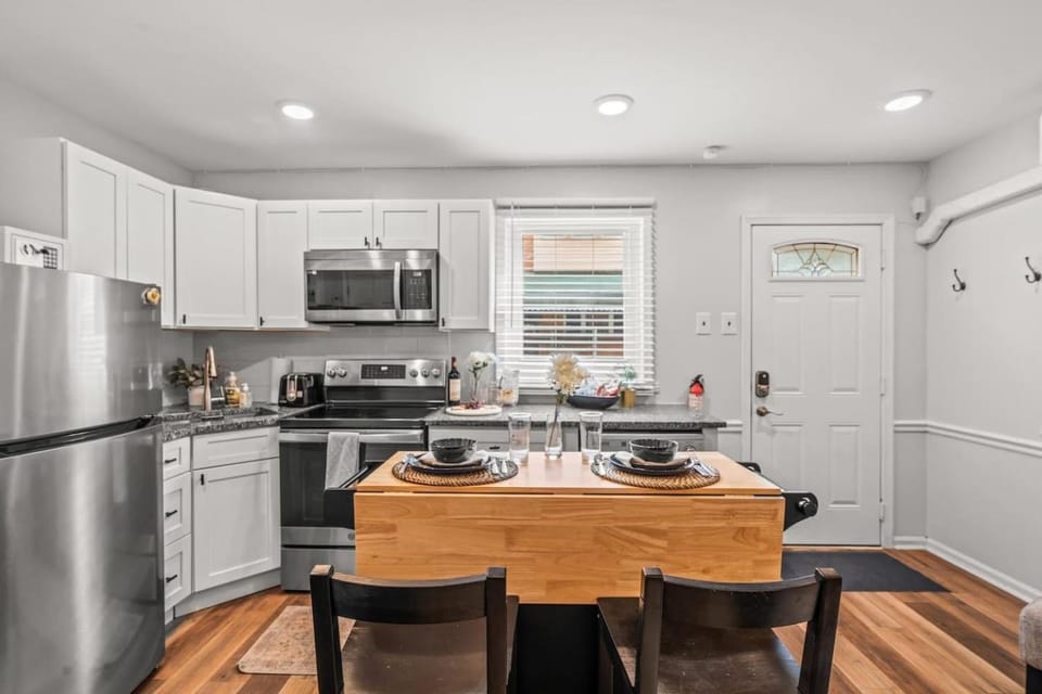 E Passyunk 1BR A Location Extended Stay Oasis Apartment in Philadelphia