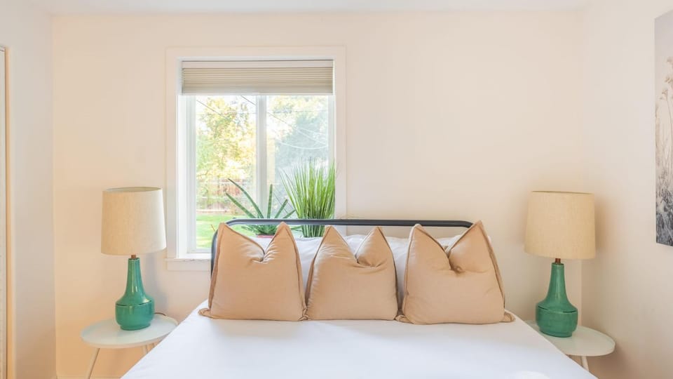 Bed, Bedroom