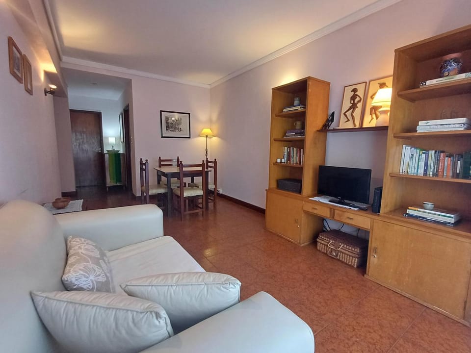 Game Room, Living room, Dining area