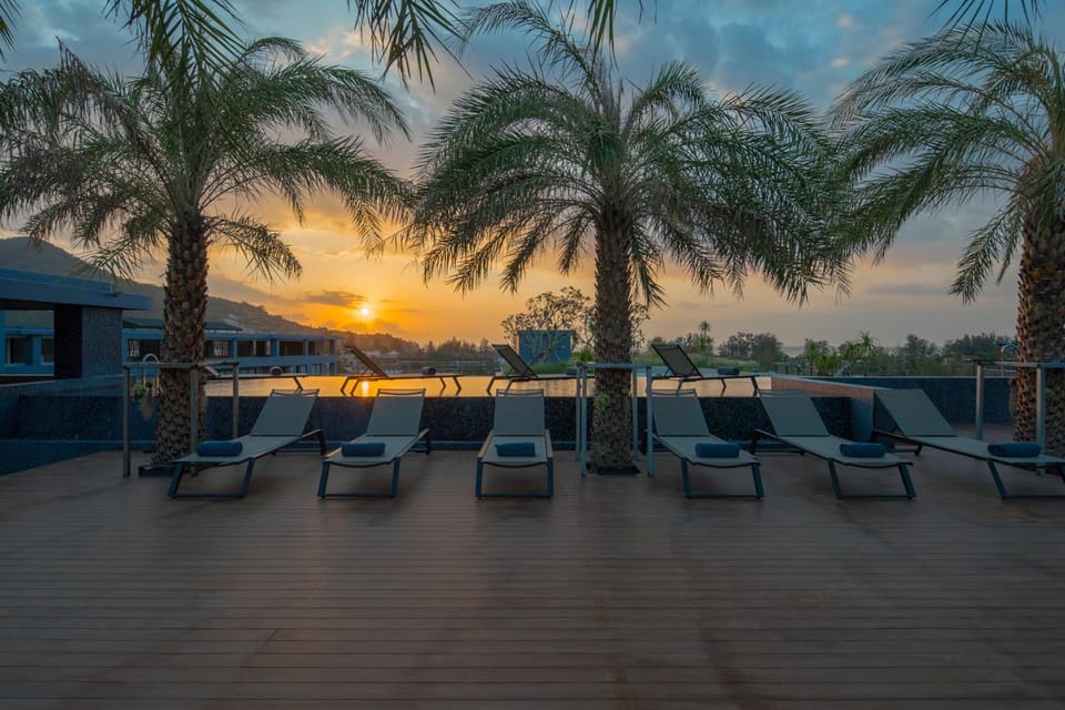 Balcony/Terrace, Swimming pool