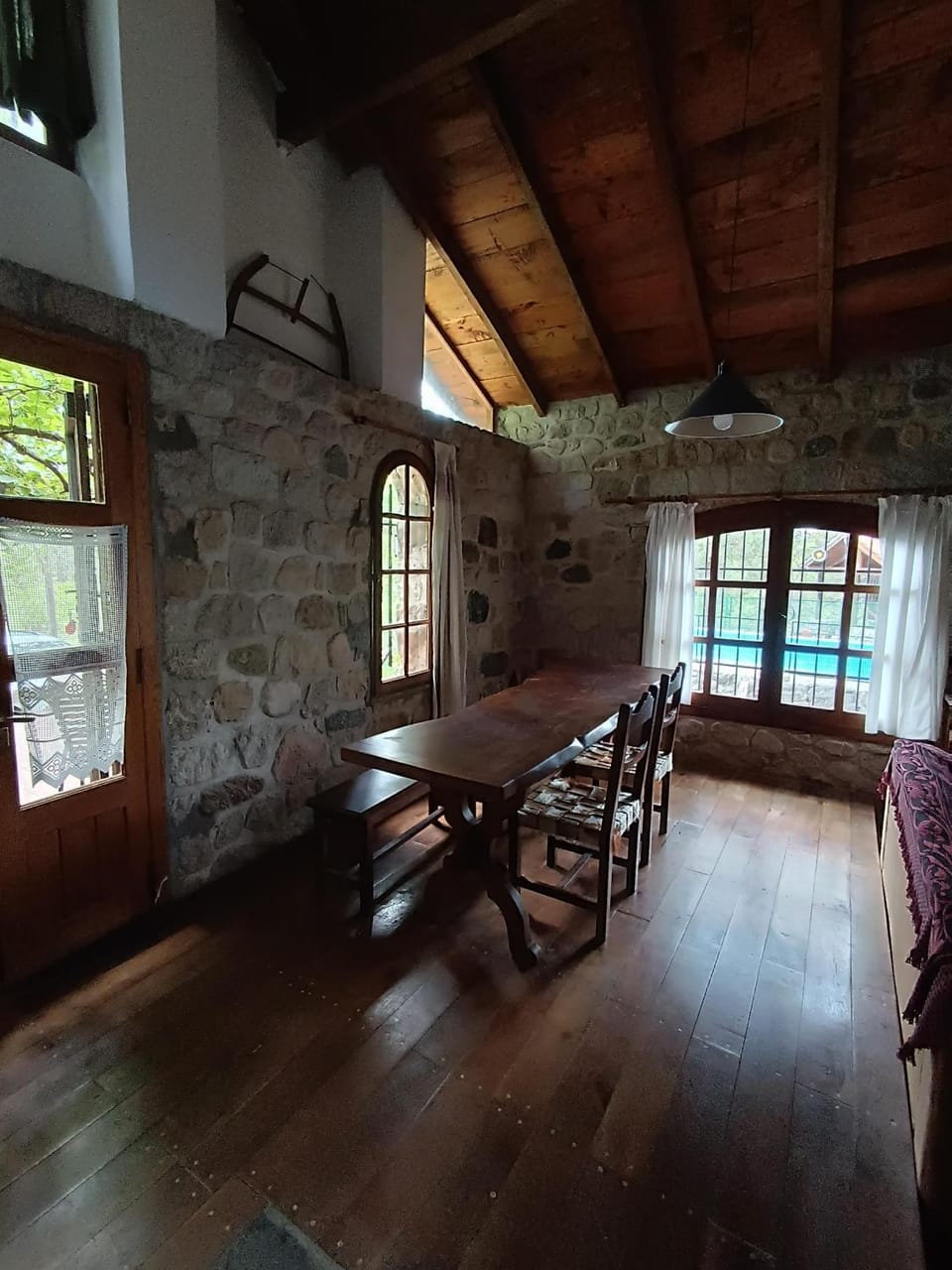Seating area, Dining area